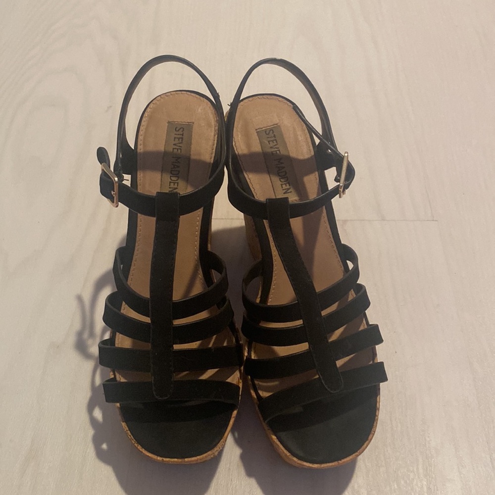 STEVE MADDEN 7M Black Strapped Platform Wedges - Picture 2 of 7